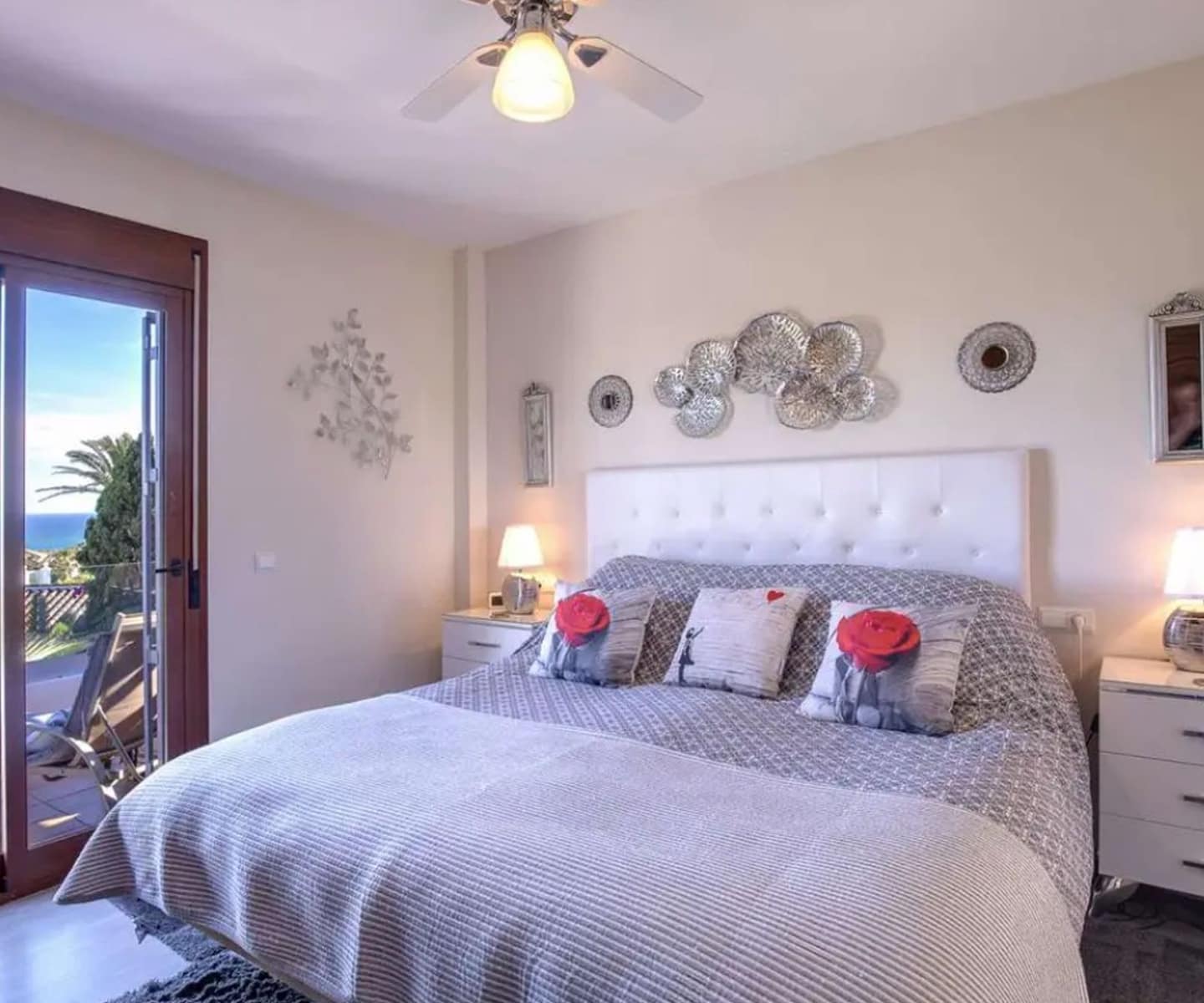 4 soveværelse Villa til salg i Marbesa med swimmingpool garage - € 1.695.000 (Ref: 8139563)