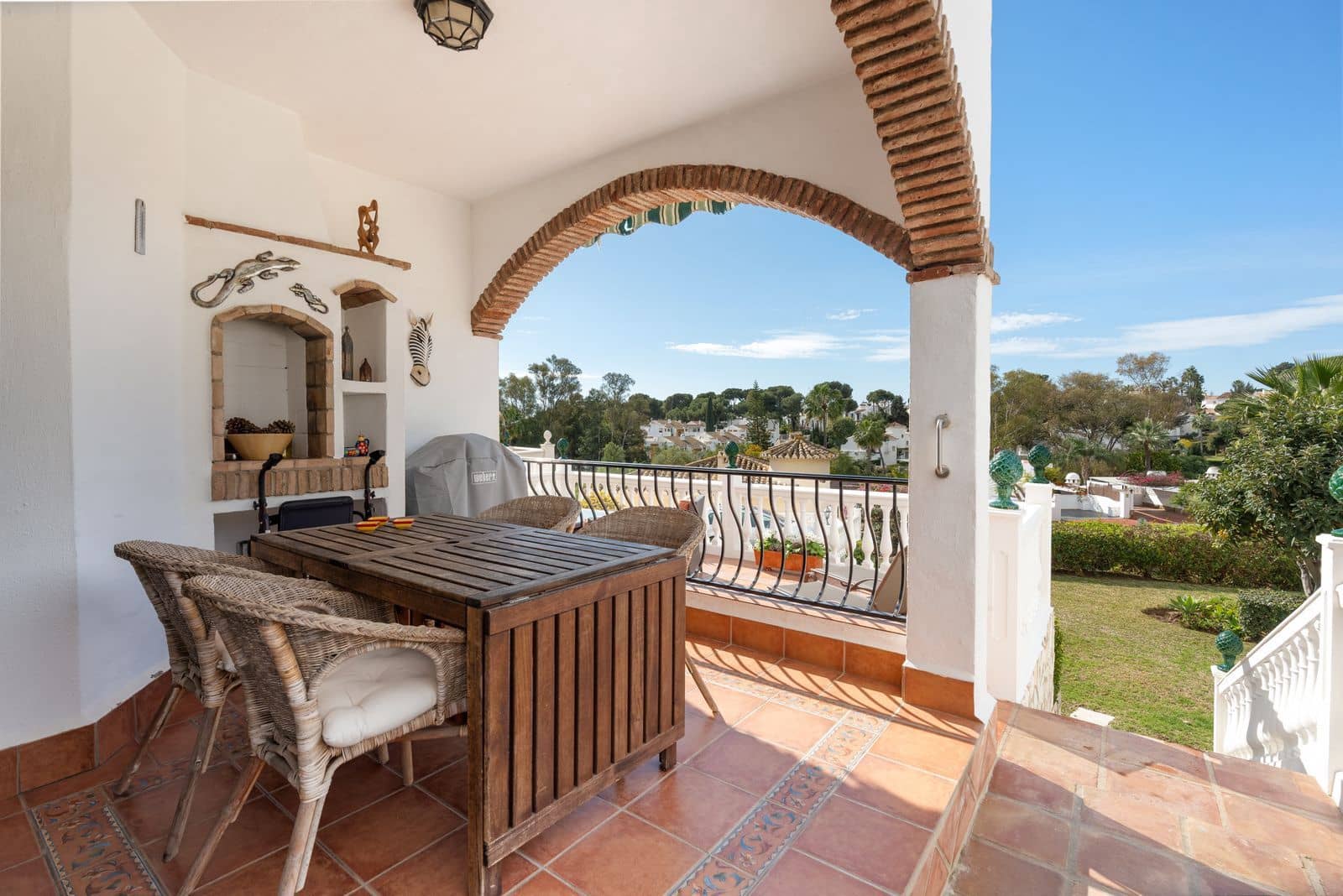 3 soverom Hus til salgs i Calahonda med svømmebasseng garasje - € 499 000 (Ref: 8169288)