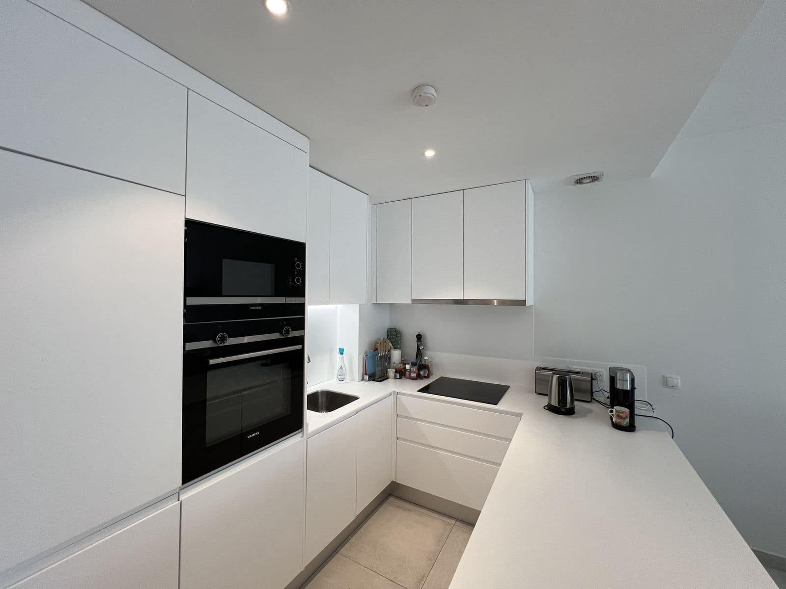 2 soverom Leilighet til salgs i El Paraiso med svømmebasseng garasje - € 465 000 (Ref: 8176186)