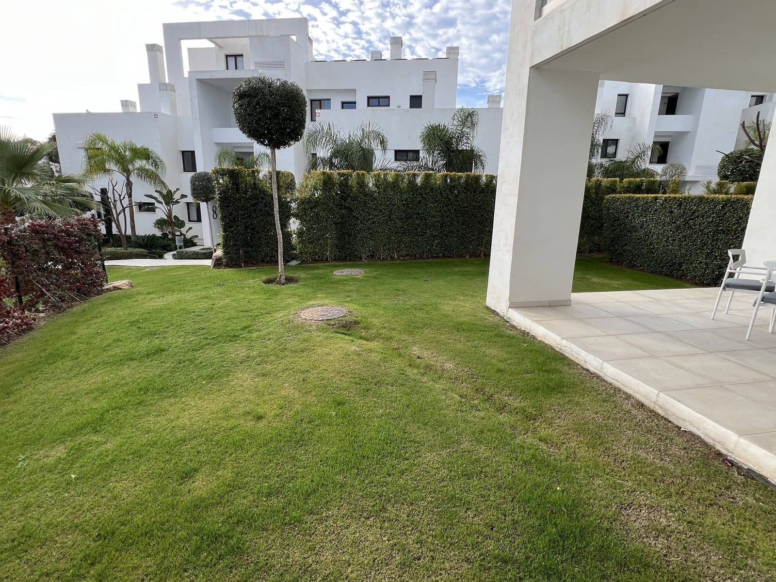 2 soverom Leilighet til salgs i El Paraiso med svømmebasseng garasje - € 465 000 (Ref: 8176186)