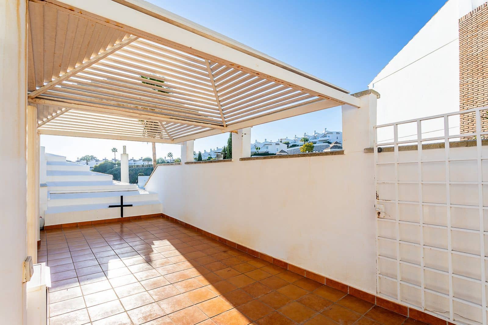 4 soveværelse Byhus til salg i Calahonda med swimmingpool garage - € 545.000 (Ref: 8176283)