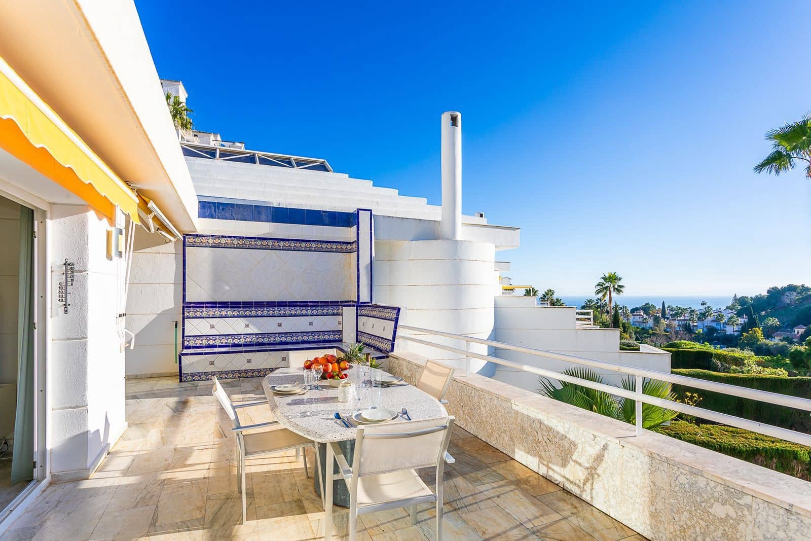 4 soveværelse Byhus til salg i Calahonda med swimmingpool garage - € 545.000 (Ref: 8176283)