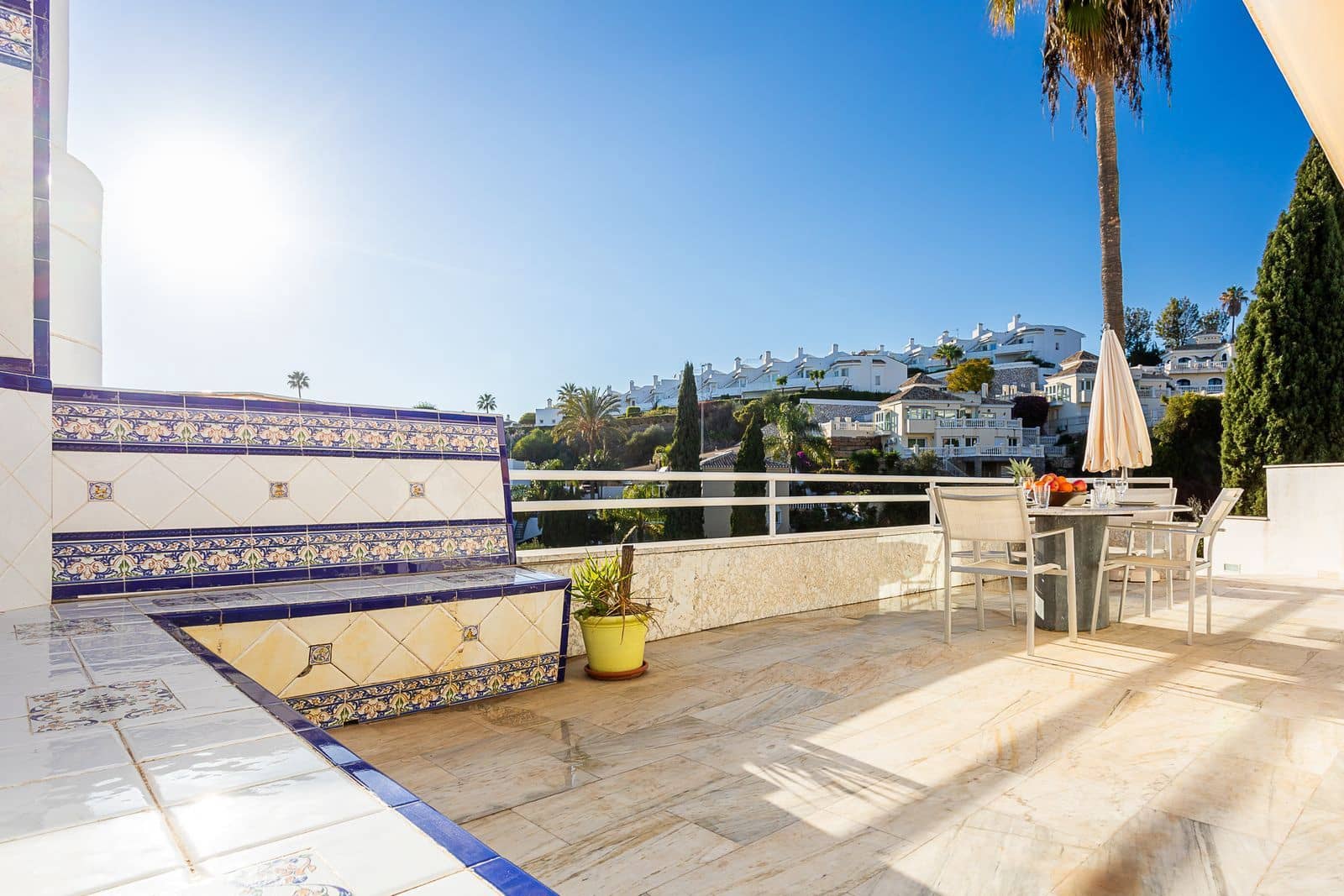 4 soveværelse Byhus til salg i Calahonda med swimmingpool garage - € 545.000 (Ref: 8176283)