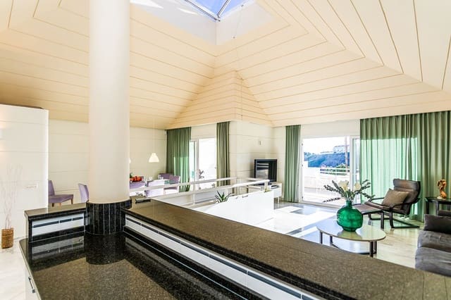 4 Zimmer Haus zu verkaufen in Calahonda, Mijas mit Pool Garage - 545.000 € (Ref: 8176283)