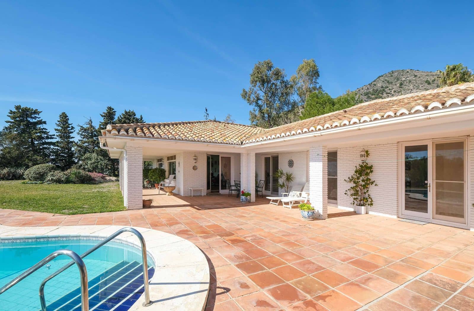 3 soveværelse Villa til salg i La Capellania med swimmingpool garage - € 1.450.000 (Ref: 8185235)