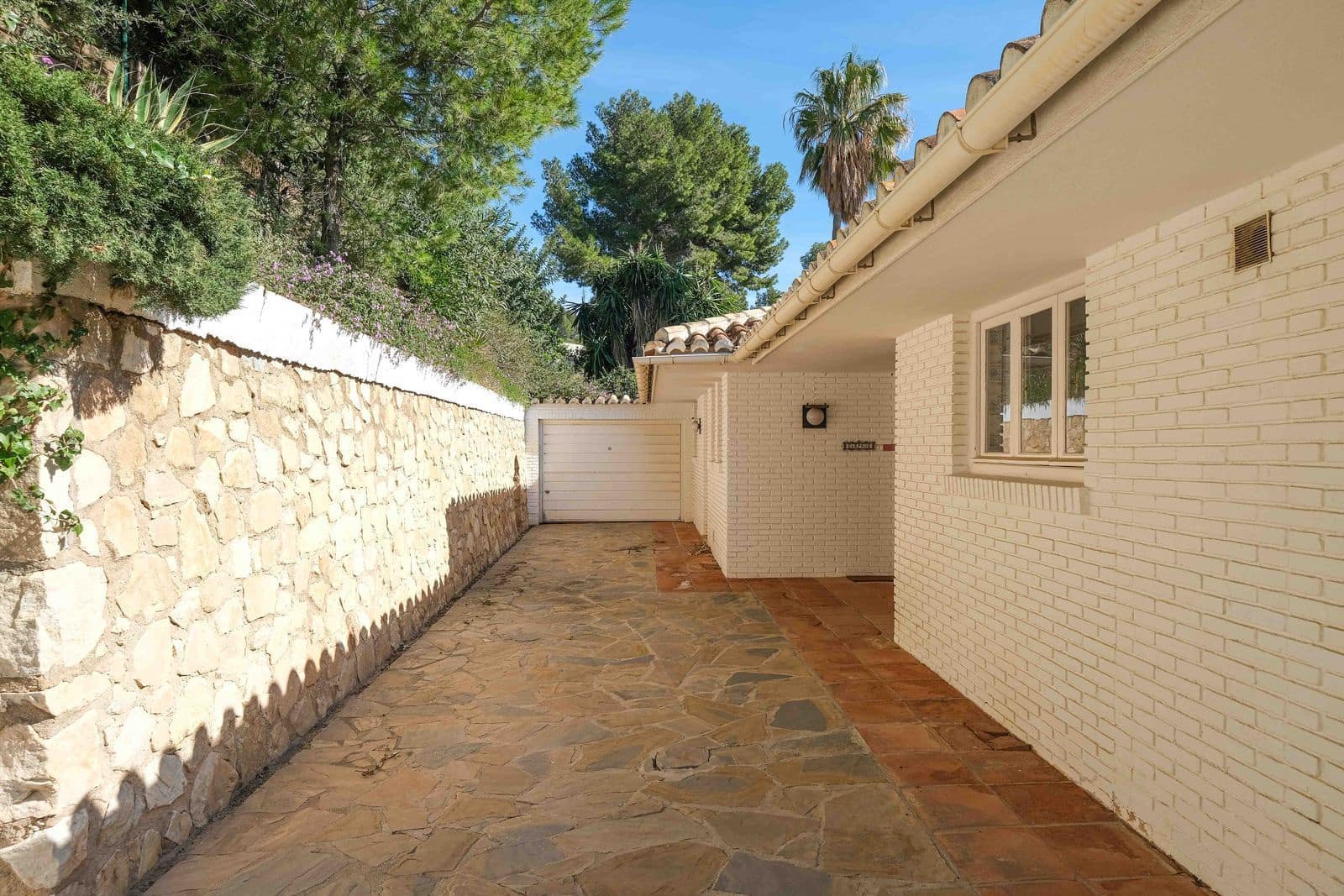 3 soveværelse Villa til salg i La Capellania med swimmingpool garage - € 1.450.000 (Ref: 8185235)