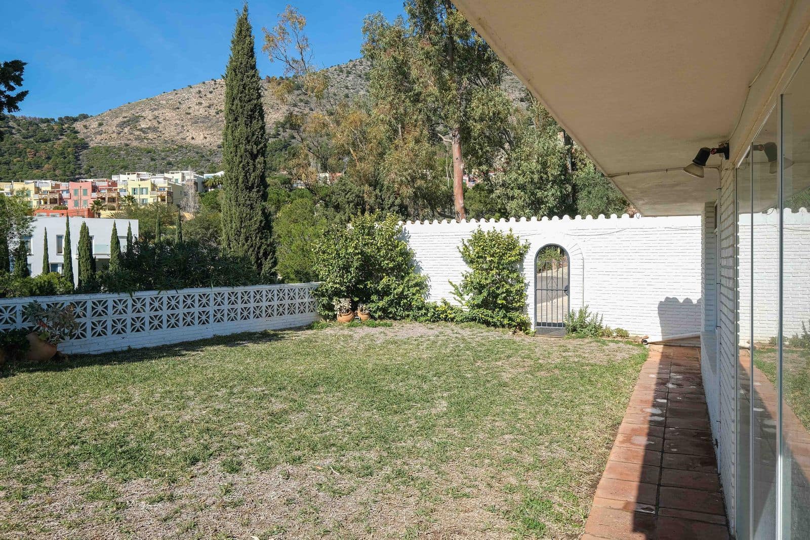 3 soveværelse Villa til salg i La Capellania med swimmingpool garage - € 1.450.000 (Ref: 8185235)