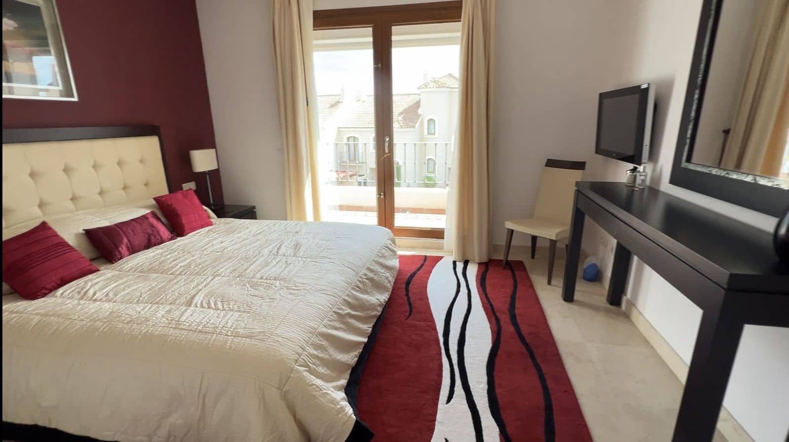 4 soveværelse Semi-Rækkehus til salg i Benahavis med swimmingpool garage - € 725.000 (Ref: 8191565)