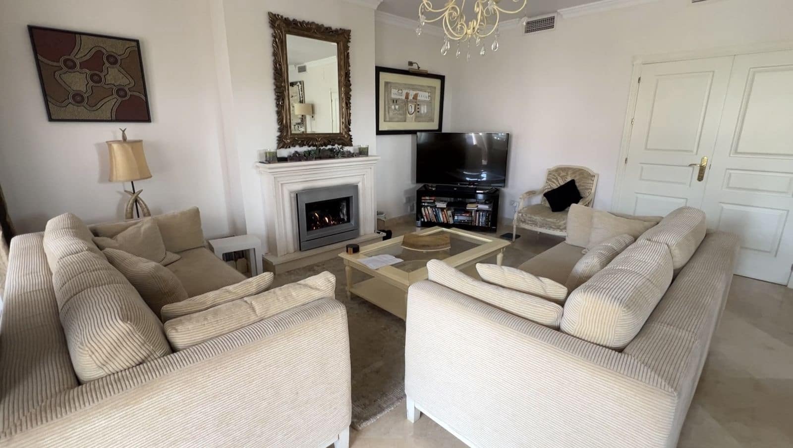 4 soveværelse Semi-Rækkehus til salg i Benahavis med swimmingpool garage - € 725.000 (Ref: 8191565)