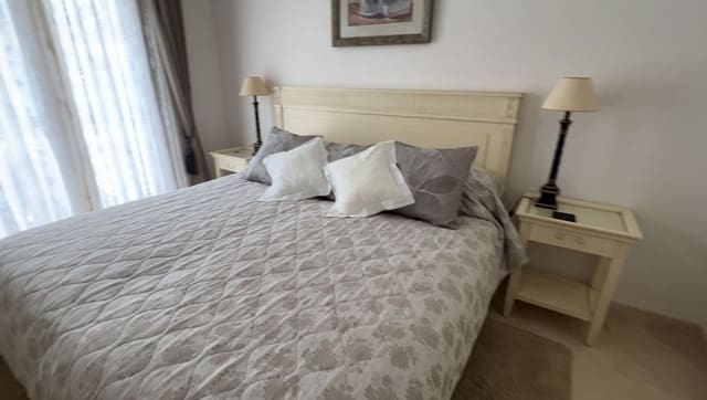 4 sovrum Semi-fristående Villa till salu i El Paraíso, Benahavís med pool garage - 725 000 € (Ref: 8191565)