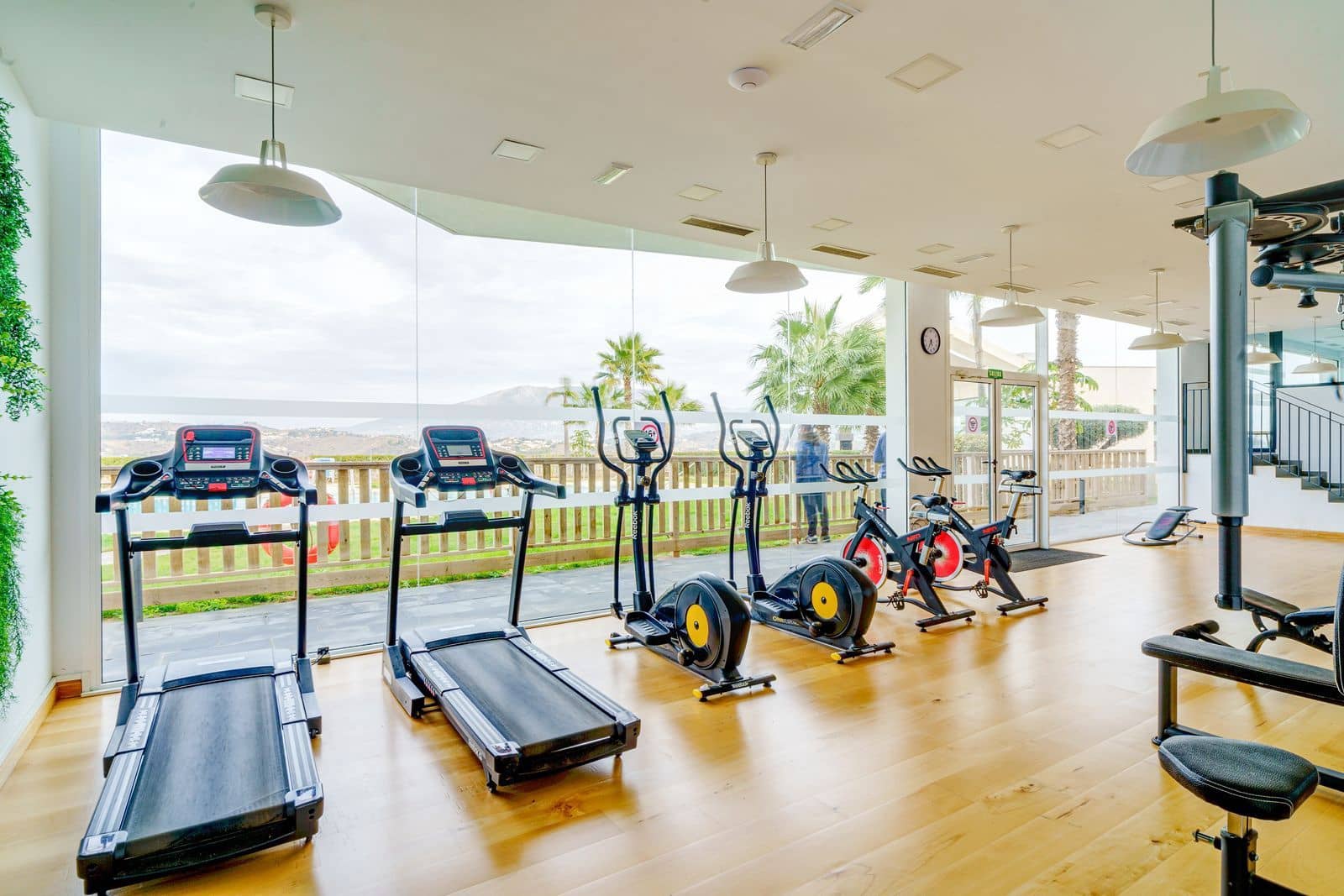 2 soverom Leilighet til salgs i La Cala Hills med svømmebasseng garasje - € 399 000 (Ref: 8205412)