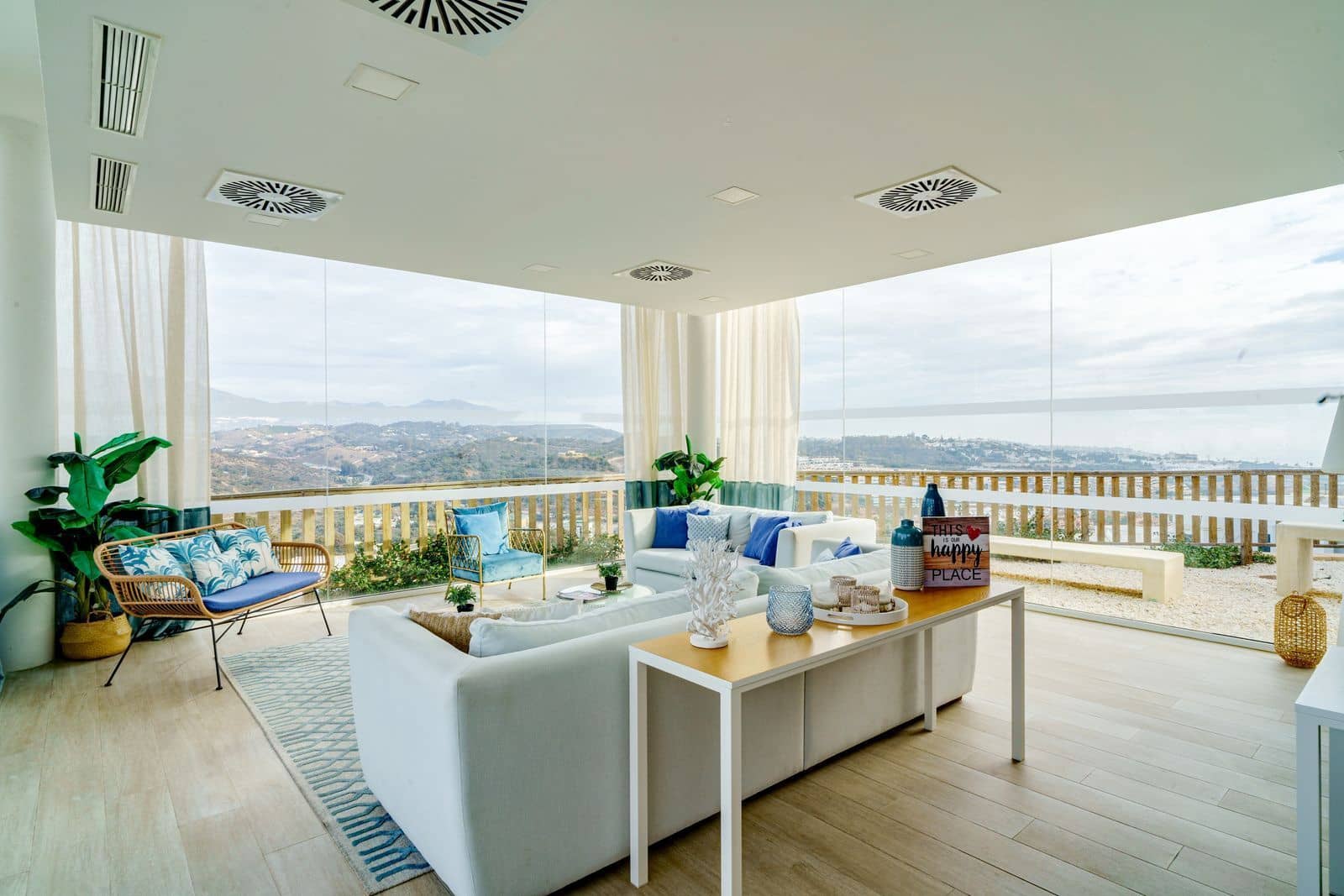 2 soverom Leilighet til salgs i La Cala Hills med svømmebasseng garasje - € 399 000 (Ref: 8205412)