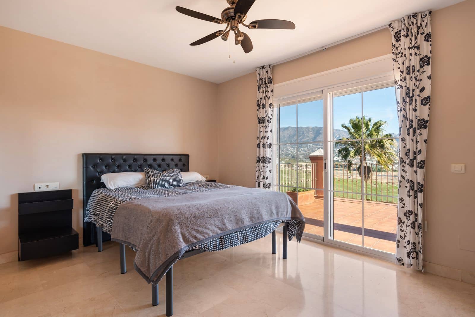 3 sovrum Villa till salu i Mijas Costa med pool garage - 775 000 € (Ref: 8205414)