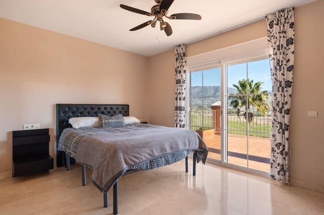 3 soveværelse Villa til salg i Mijas Costa, Mijas med swimmingpool garage - € 775.000 (Ref: 8205414)