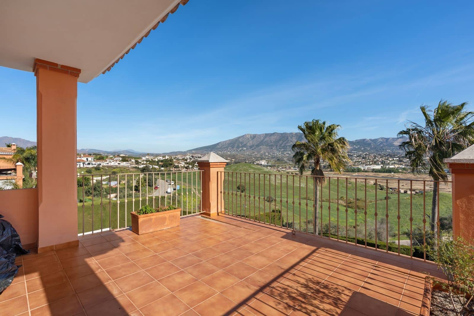 3 sovrum Villa till salu i Mijas Costa med pool garage - 775 000 € (Ref: 8205414)