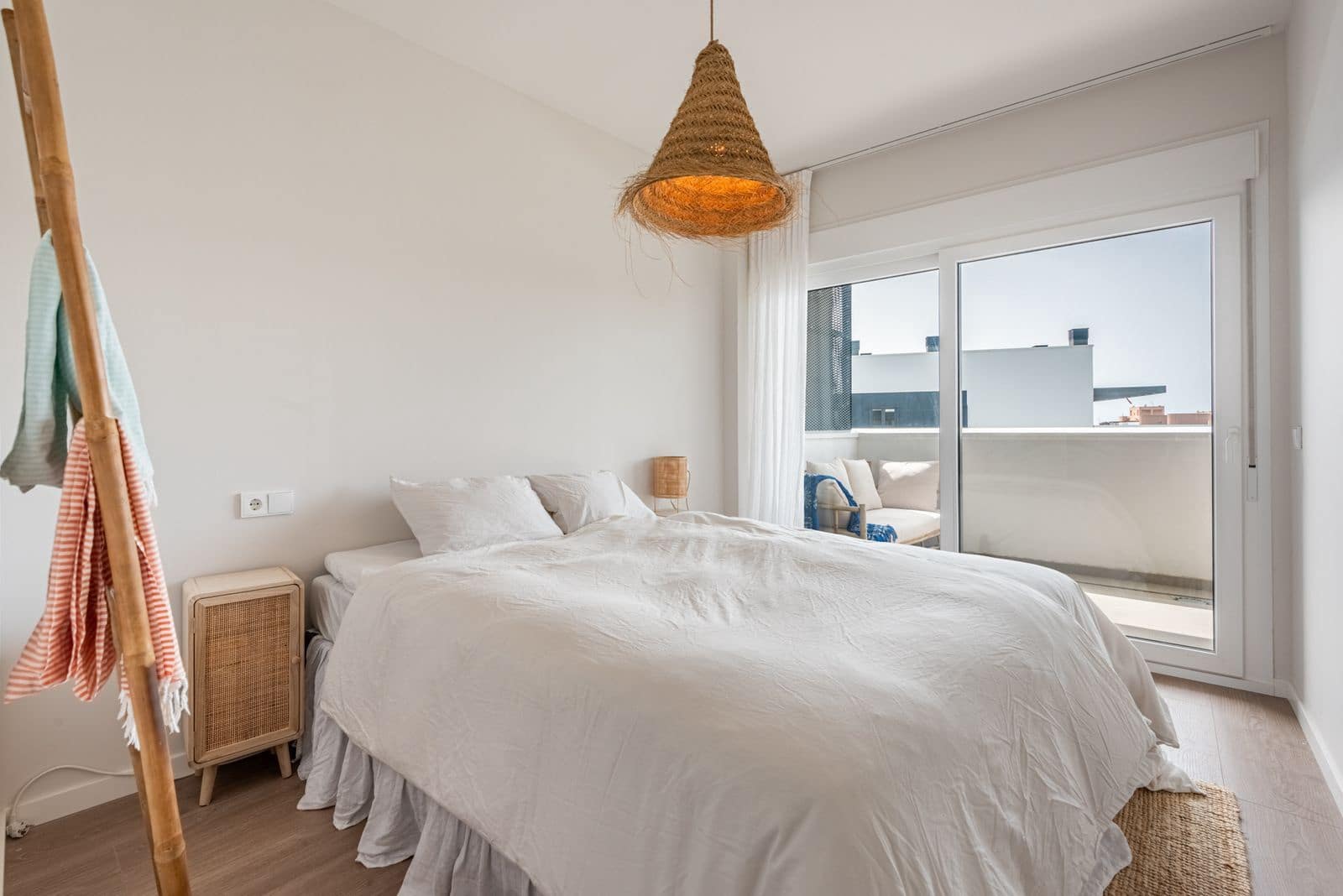 2 chambre Appartement à vendre à Estepona avec piscine garage - 320 000 € (Ref: 8205417)