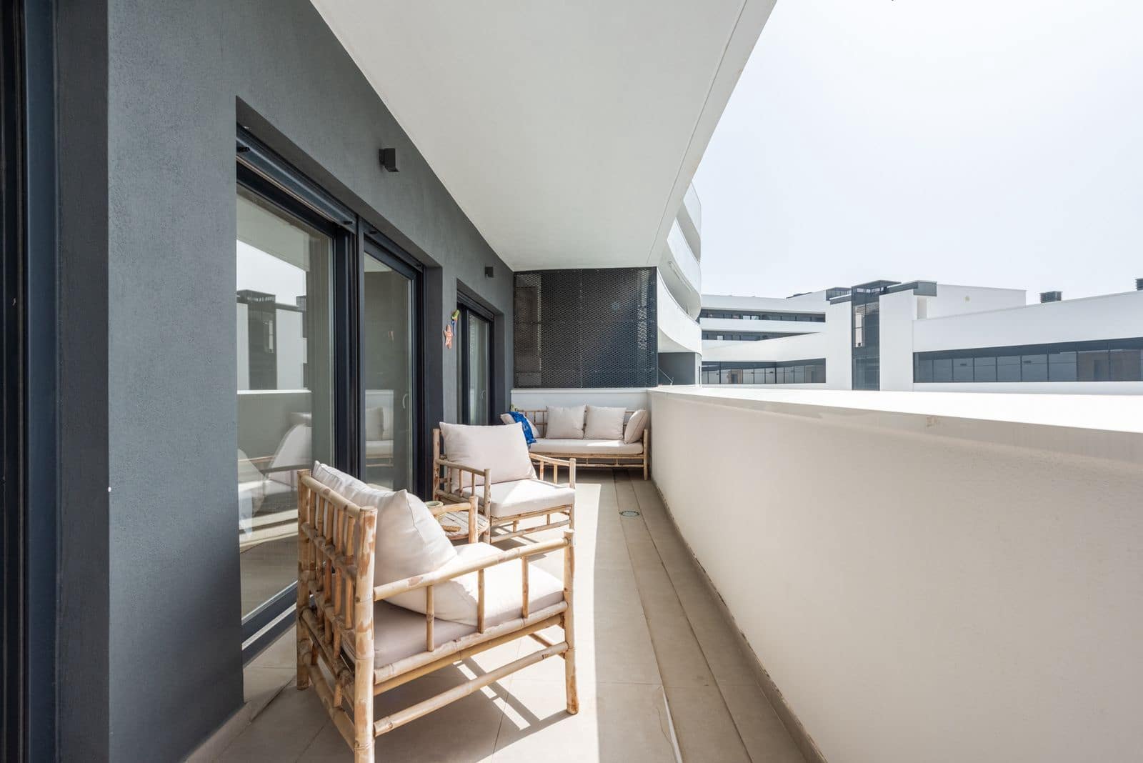 2 chambre Appartement à vendre à Estepona avec piscine garage - 320 000 € (Ref: 8205417)