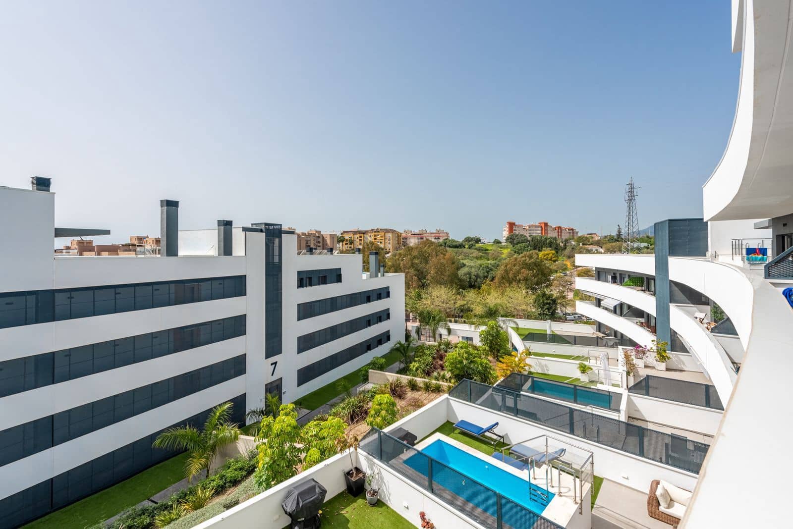2 chambre Appartement à vendre à Estepona avec piscine garage - 320 000 € (Ref: 8205417)