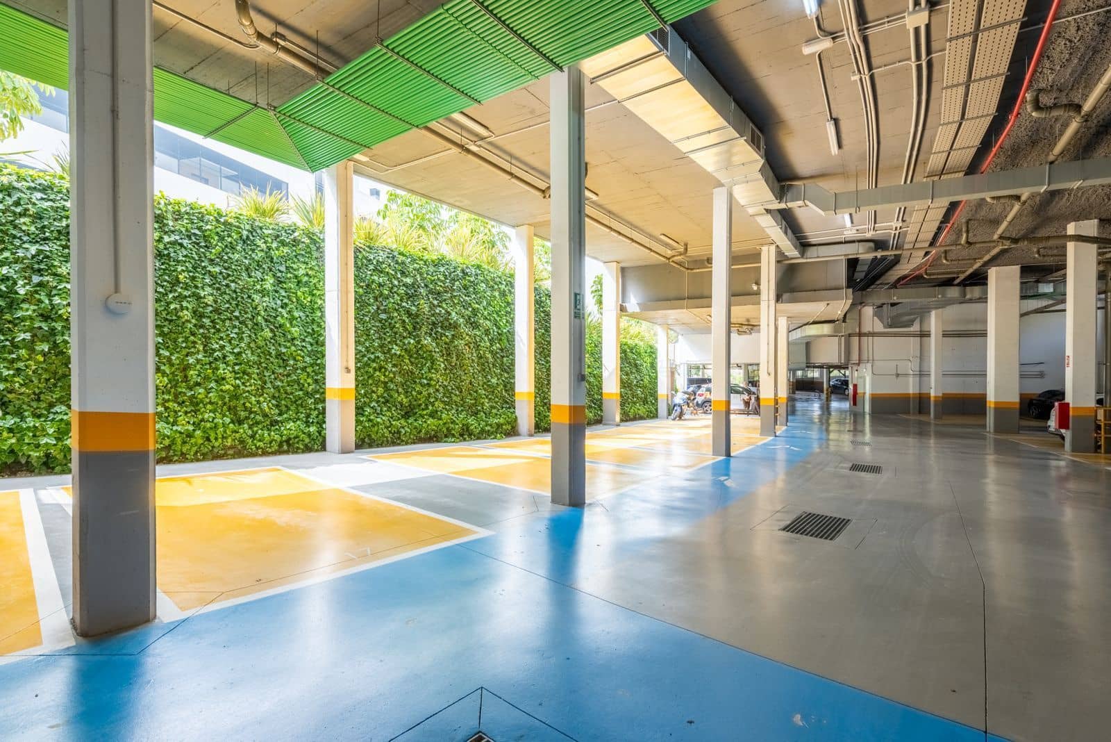 2 chambre Appartement à vendre à Estepona avec piscine garage - 320 000 € (Ref: 8205417)