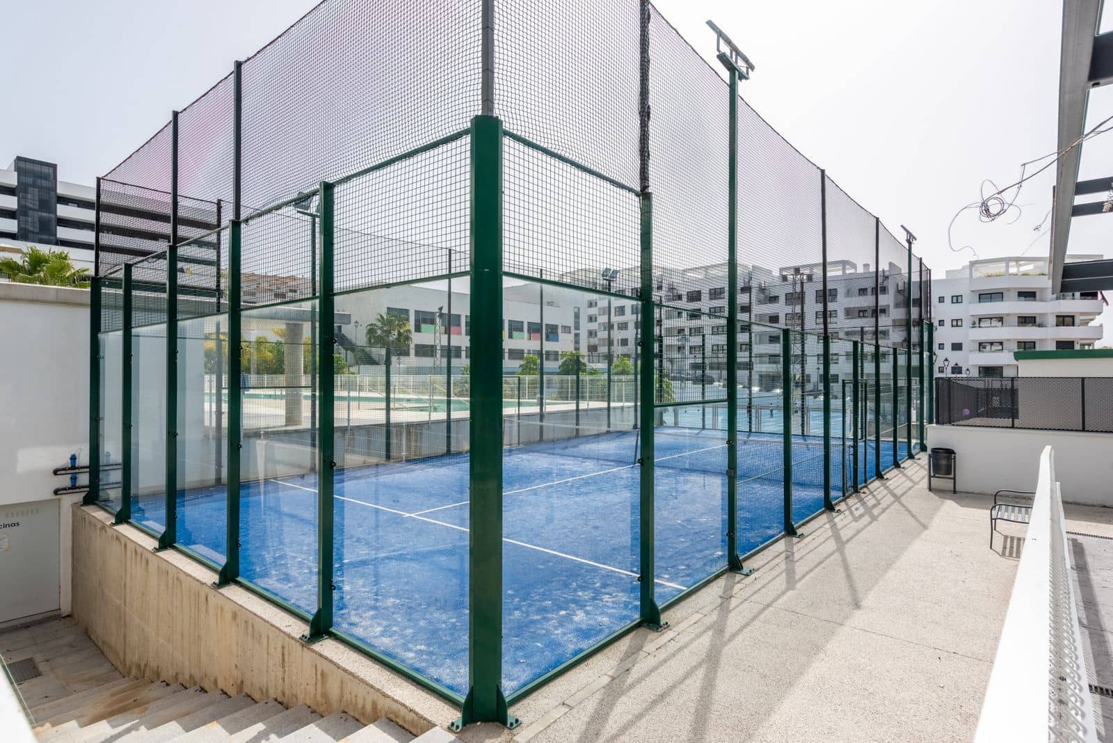 2 chambre Appartement à vendre à Estepona avec piscine garage - 320 000 € (Ref: 8205417)