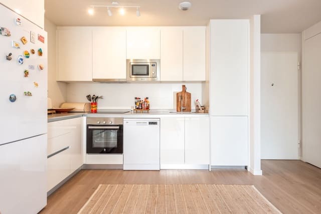 2 soverom Leilighet til salgs i Estepona med svømmebasseng garasje - € 320 000 (Ref: 8205417)