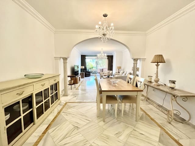 2 makuuhuone Huoneisto myytävänä paikassa Nueva Andalucia, Marbella mukana uima-altaan 
autotalli - 480 000 € (Ref: 8207638)