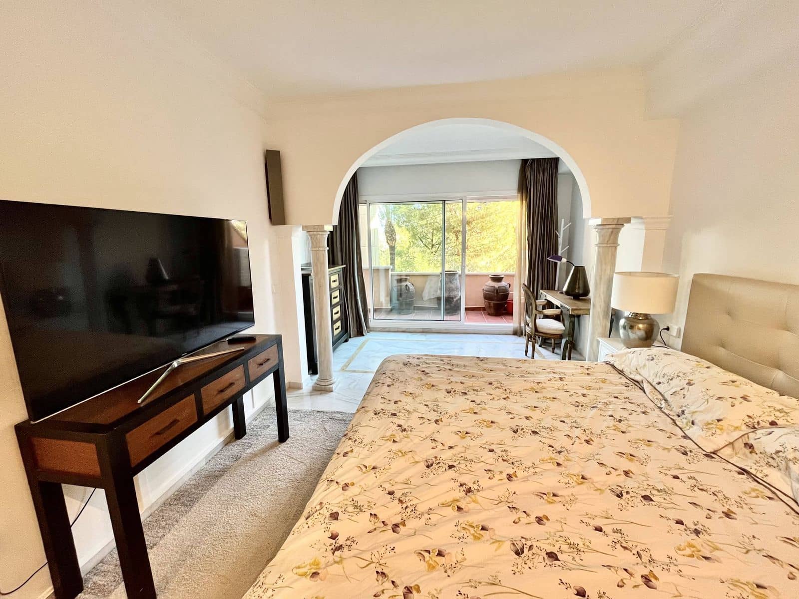 2 makuuhuone Huoneisto myytävänä paikassa Nueva Andalucia mukana uima-altaan 
autotalli - 480 000 € (Ref: 8207638)