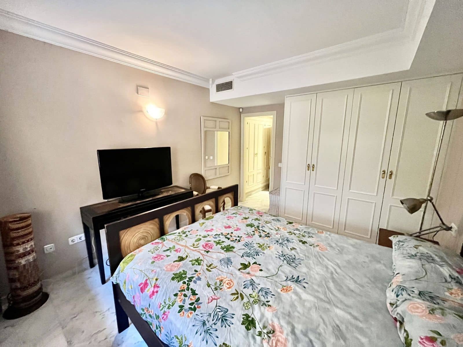 2 makuuhuone Huoneisto myytävänä paikassa Nueva Andalucia mukana uima-altaan 
autotalli - 480 000 € (Ref: 8207638)