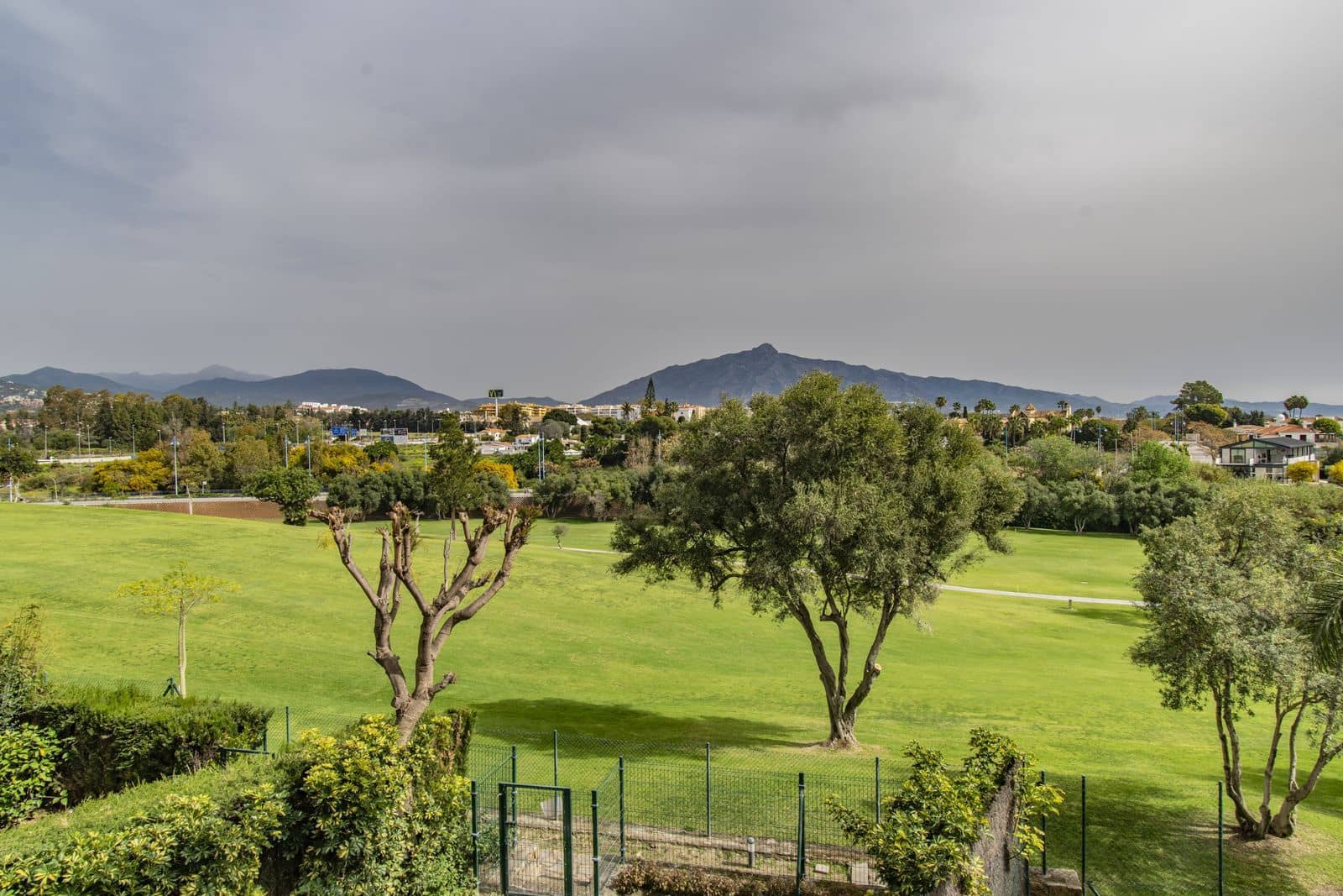 3 soveværelse Lejlighed til salg i Guadalmina med swimmingpool garage - € 559.000 (Ref: 8207640)