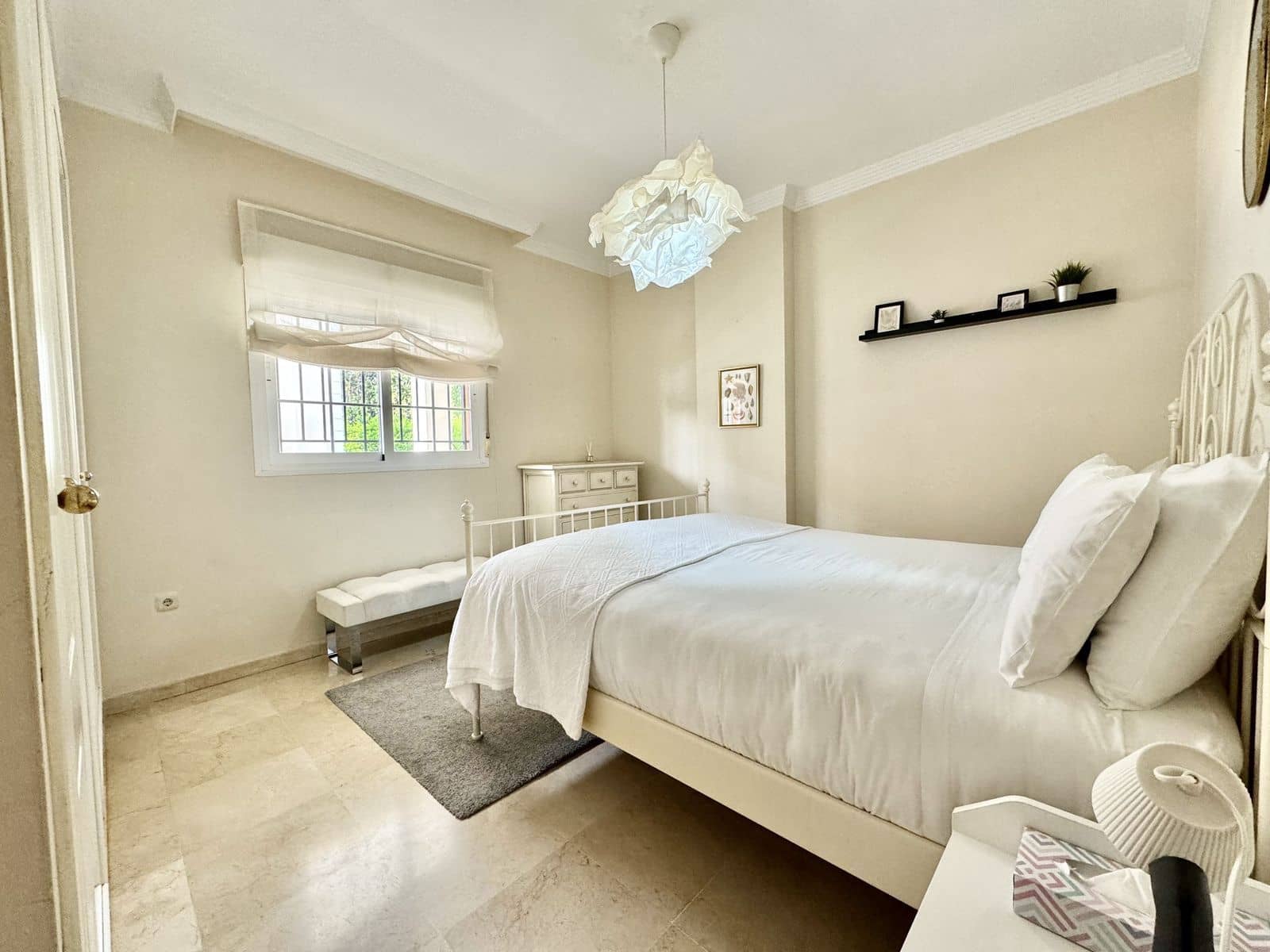 2 soveværelse Lejlighed til salg i Nueva Andalucia med swimmingpool garage - € 390.000 (Ref: 8210207)