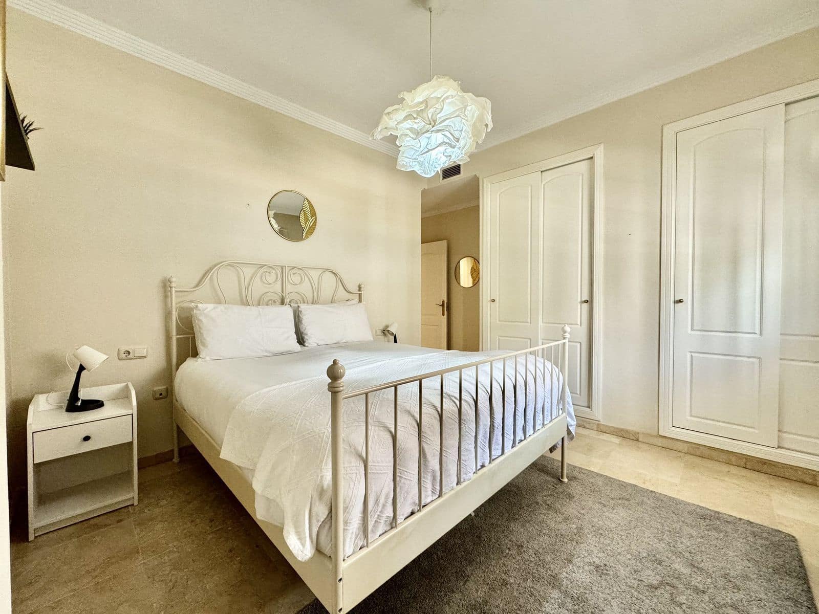 2 soveværelse Lejlighed til salg i Nueva Andalucia med swimmingpool garage - € 390.000 (Ref: 8210207)