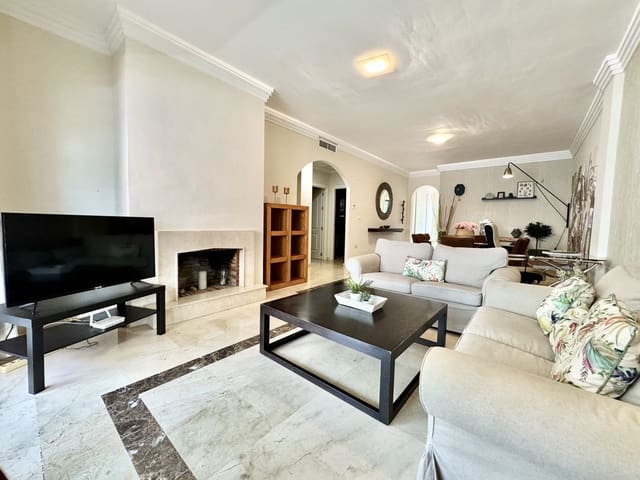 2 sypialnia Apartament na sprzedaż w Nueva Andalucia, Marbella z basenem garażem - 390 000 € (Ref: 8210207)