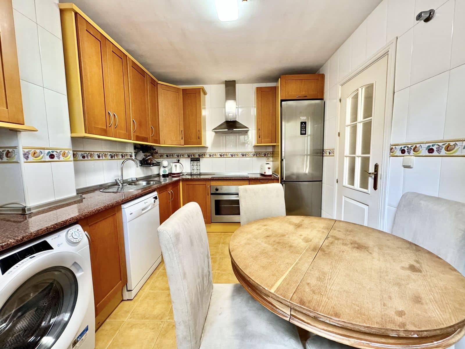 2 soveværelse Lejlighed til salg i Nueva Andalucia med swimmingpool garage - € 390.000 (Ref: 8210207)