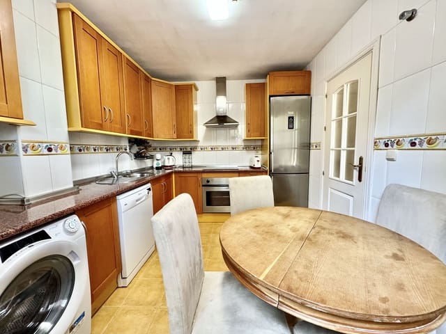 2 sypialnia Apartament na sprzedaż w Nueva Andalucia, Marbella z basenem garażem - 390 000 € (Ref: 8210207)