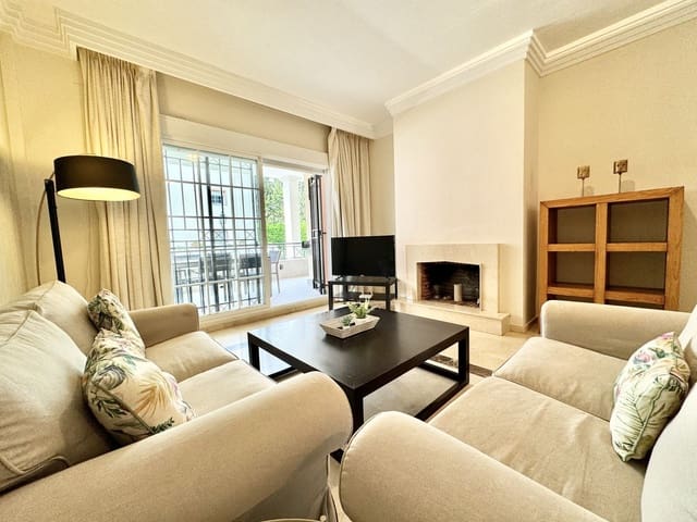 2 sypialnia Apartament na sprzedaż w Nueva Andalucia, Marbella z basenem garażem - 390 000 € (Ref: 8210207)