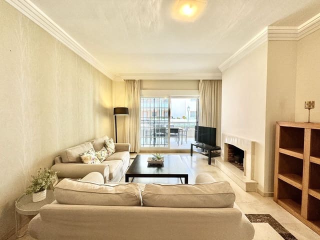 2 sypialnia Apartament na sprzedaż w Nueva Andalucia, Marbella z basenem garażem - 390 000 € (Ref: 8210207)