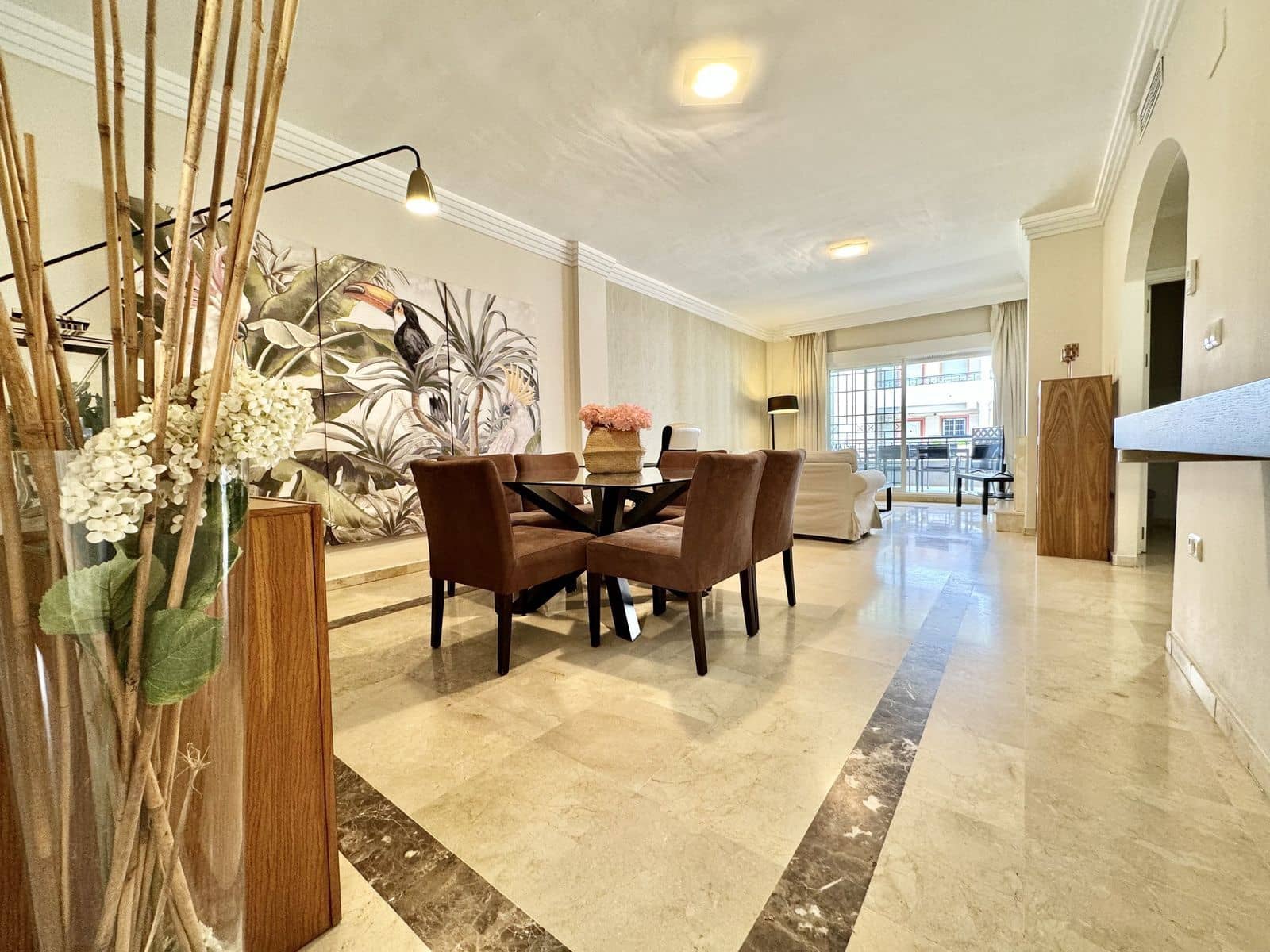 2 soveværelse Lejlighed til salg i Nueva Andalucia med swimmingpool garage - € 390.000 (Ref: 8210207)