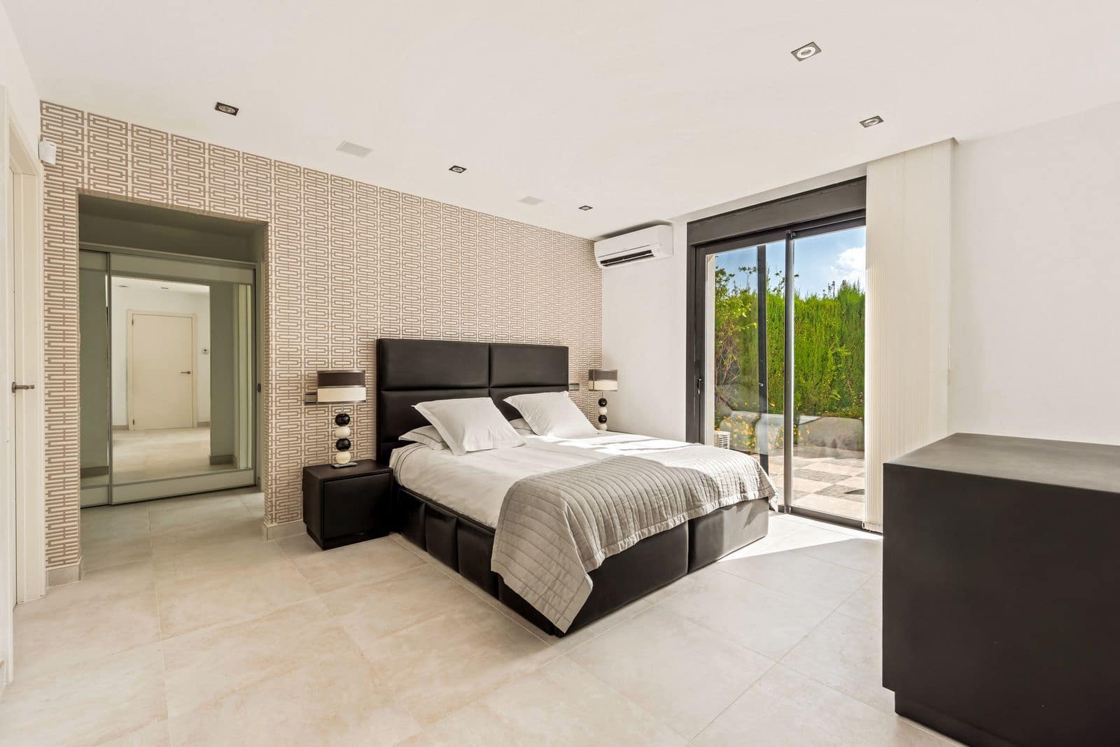 5 soveværelse Villa til salg i Benahavis med swimmingpool garage - € 2.200.000 (Ref: 8212141)