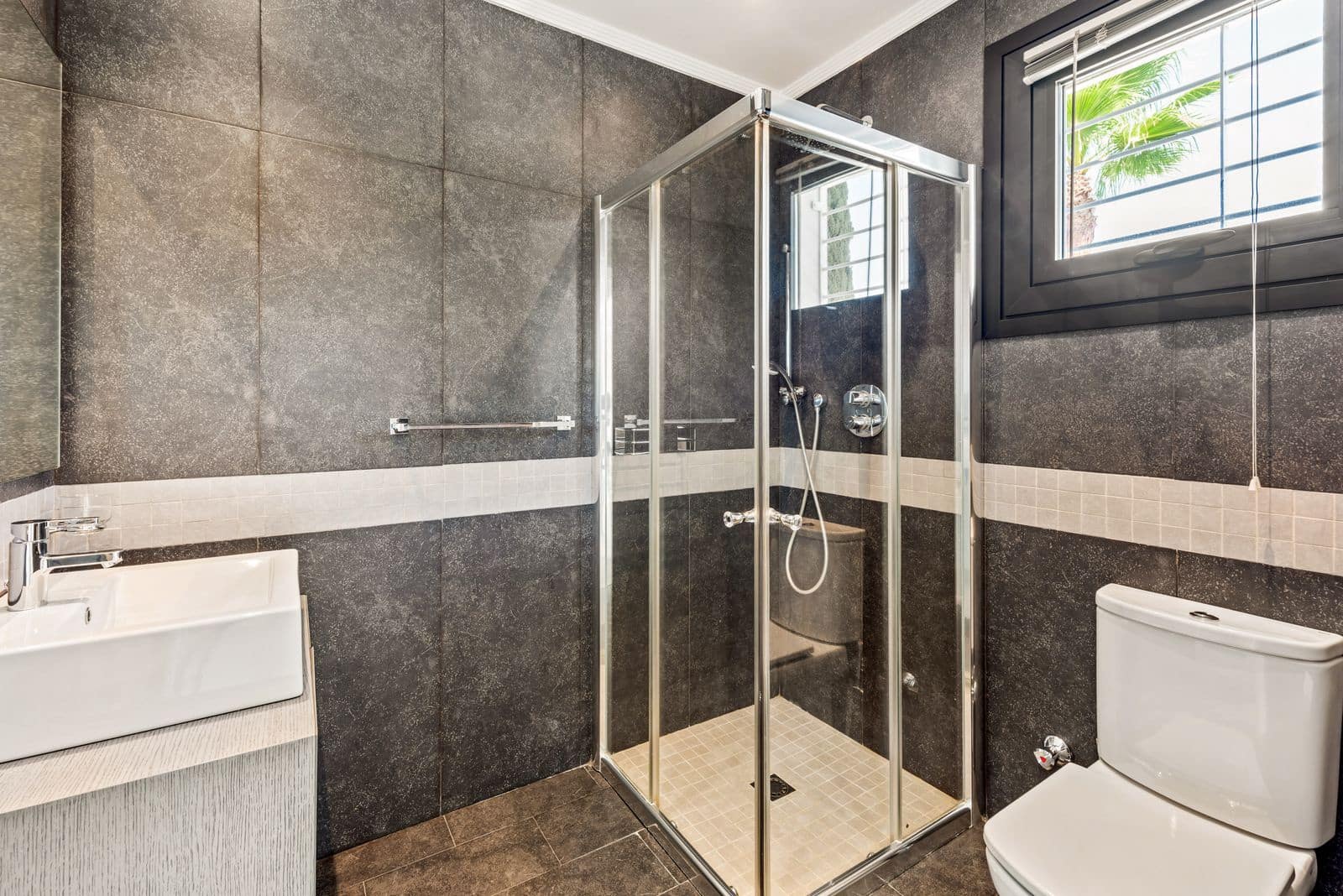 5 soveværelse Villa til salg i Benahavis med swimmingpool garage - € 2.200.000 (Ref: 8212141)