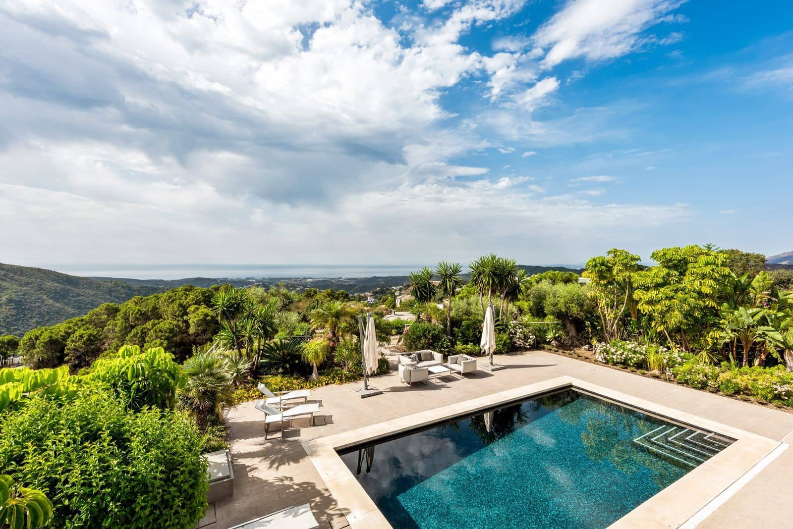 5 soveværelse Villa til salg i Benahavis med swimmingpool garage - € 2.200.000 (Ref: 8212141)