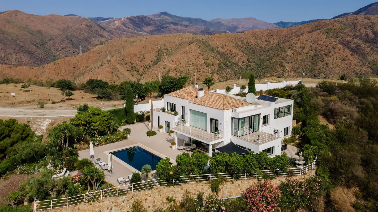 5 soveværelse Villa til salg i Benahavis med swimmingpool garage - € 2.200.000 (Ref: 8212141)