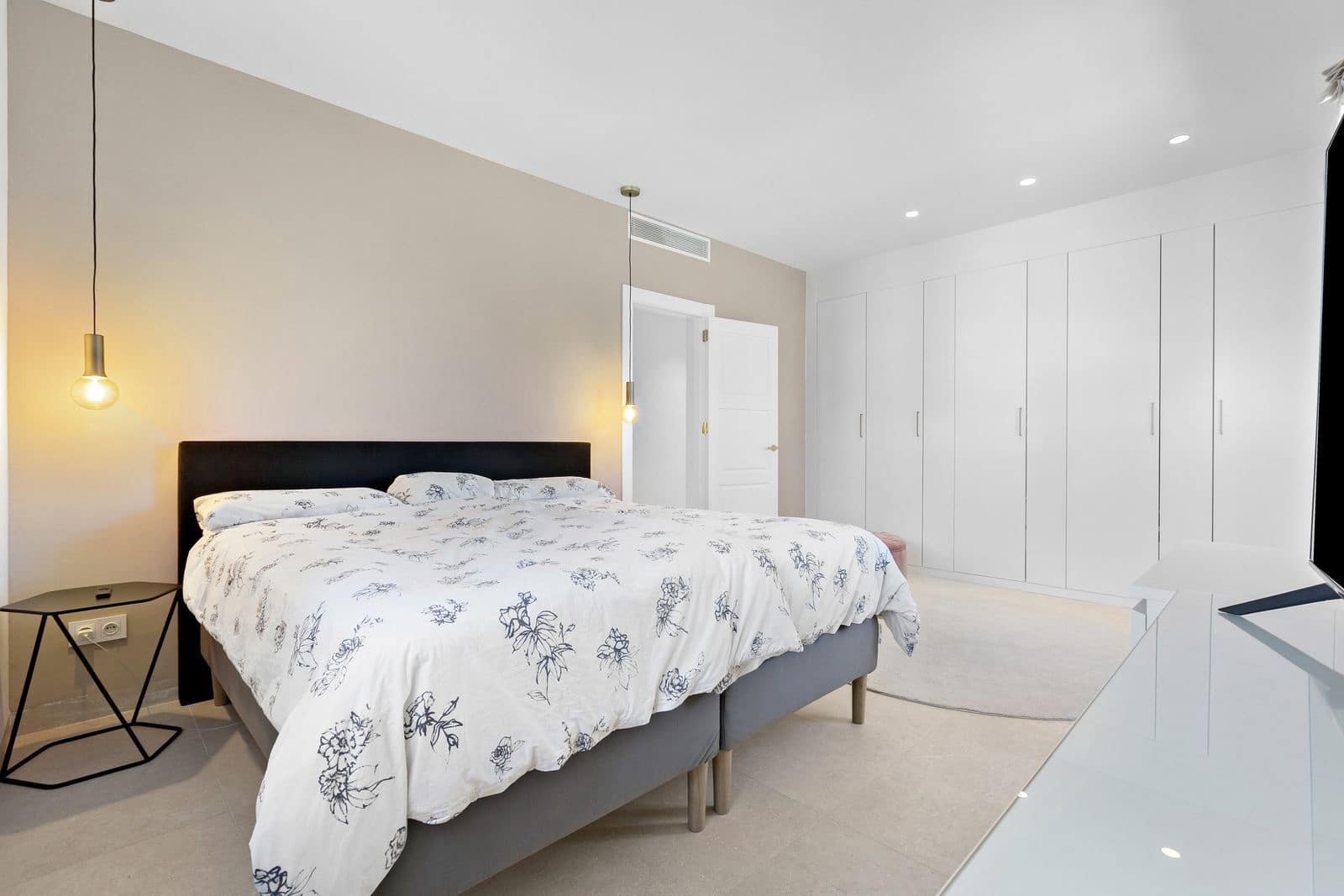 5 soveværelse Villa til salg i San Pedro de Alcantara med swimmingpool garage - € 1.975.000 (Ref: 8214837)