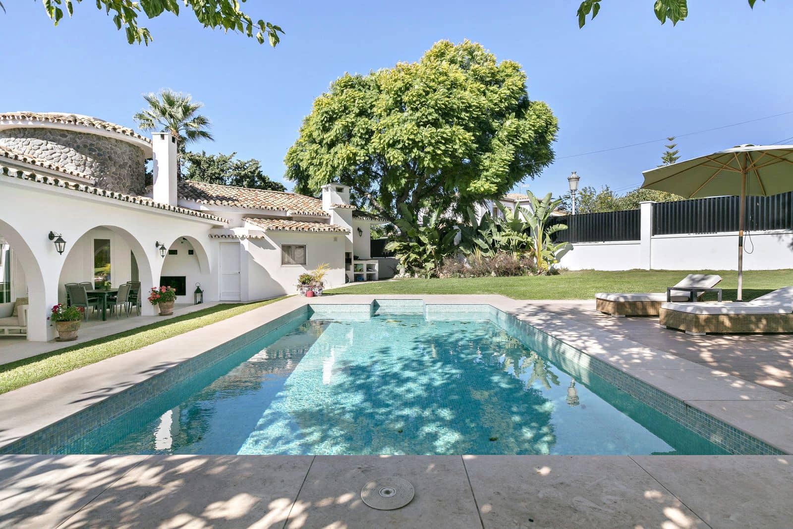 5 soveværelse Villa til salg i San Pedro de Alcantara med swimmingpool garage - € 1.975.000 (Ref: 8214837)