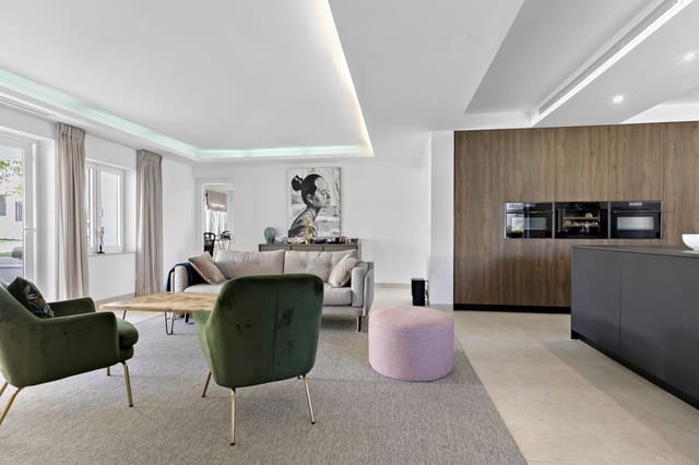 5 soverom Villa til salgs i San Pedro de Alcantara, Marbella med svømmebasseng garasje - € 1 975 000 (Ref: 8214837)