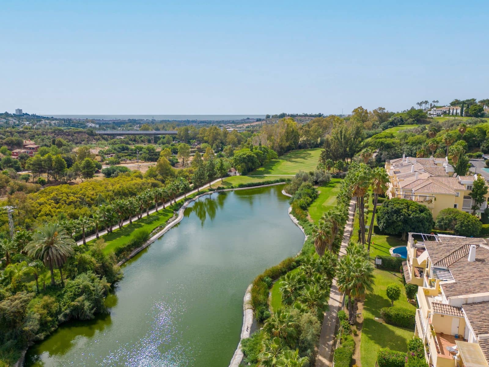 3 makuuhuone Kattohuoneisto myytävänä paikassa La Quinta mukana uima-altaan 
autotalli - 475 000 € (Ref: 8215217)