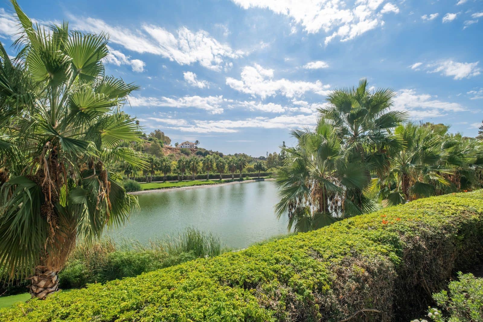 3 makuuhuone Kattohuoneisto myytävänä paikassa La Quinta mukana uima-altaan 
autotalli - 475 000 € (Ref: 8215217)