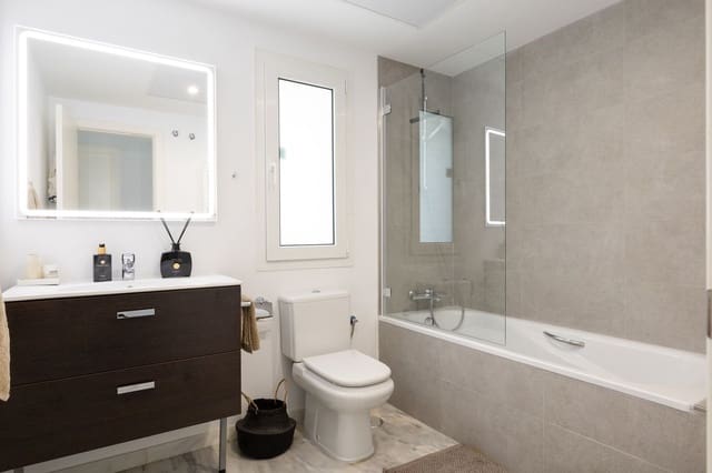 3 chambre Penthouse à vendre à Marbella avec piscine garage - 599 000 € (Ref: 8215218)