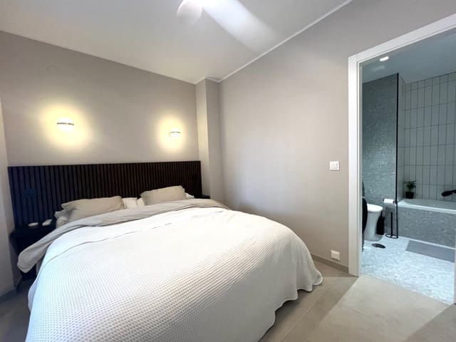 2 slaapkamer Strandappartement te koop in Calahonda, Mijas met zwembad garage - € 495.000 (Ref: 8237606)