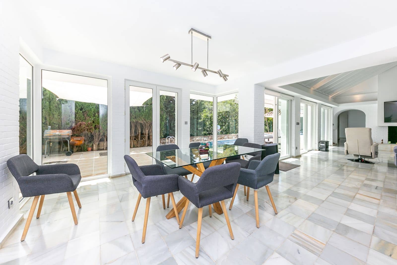 3 sypialnia Willa na sprzedaż w Benalmadena Costa z basenem garażem - 1 500 000 € (Ref: 8254752)