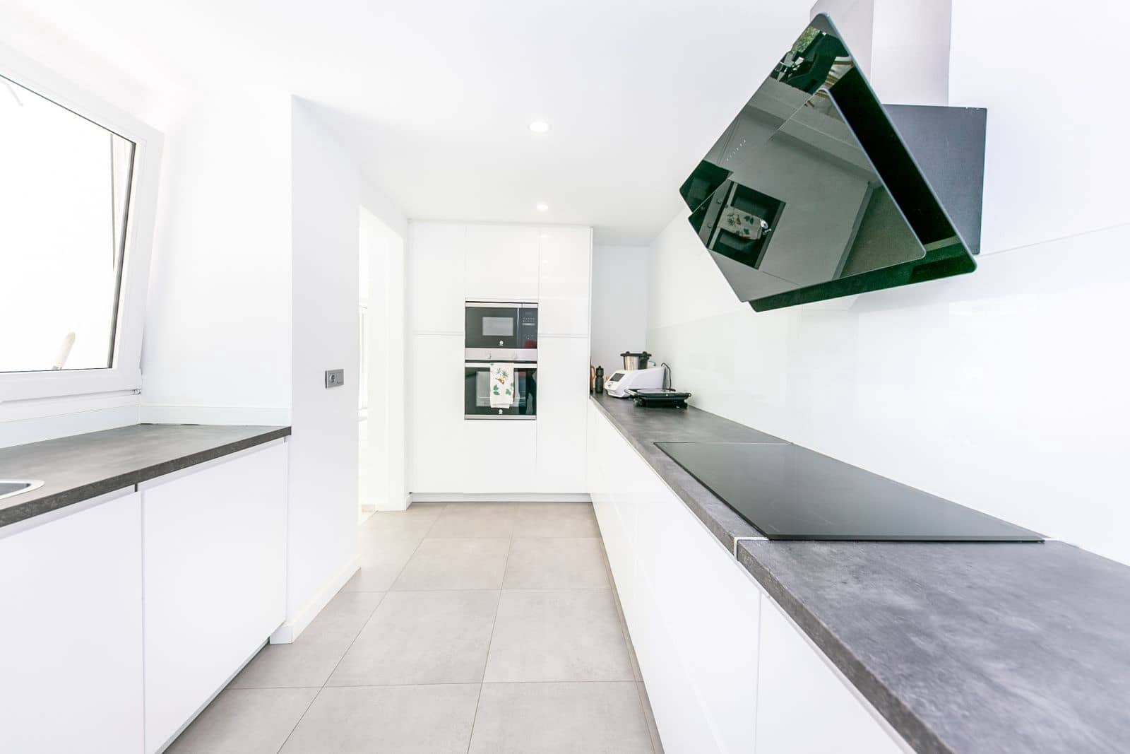 3 sypialnia Willa na sprzedaż w Benalmadena Costa z basenem garażem - 1 500 000 € (Ref: 8254752)